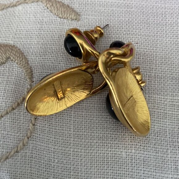 Lot of 4 Trifari Earrings & Brooches - Picture 7 of 13